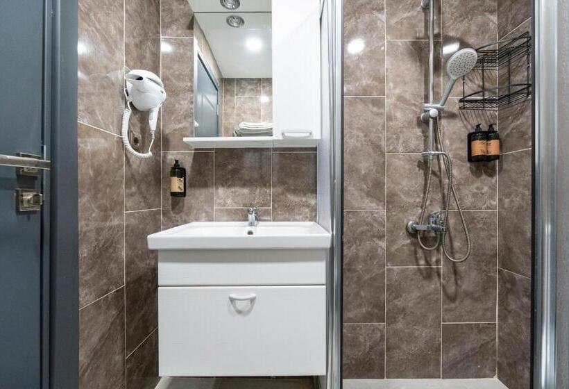 اتاق استاندارد با بالکن, Monezza