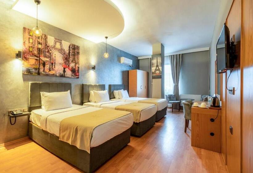 اتاق استاندارد سه نفره, Monezza