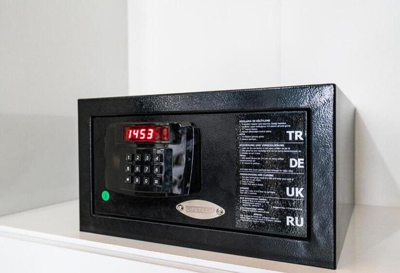 اتاق استاندارد سه تخته با بالکن, Monezza