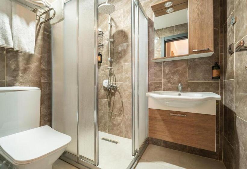 سوییت لوکس, Monezza