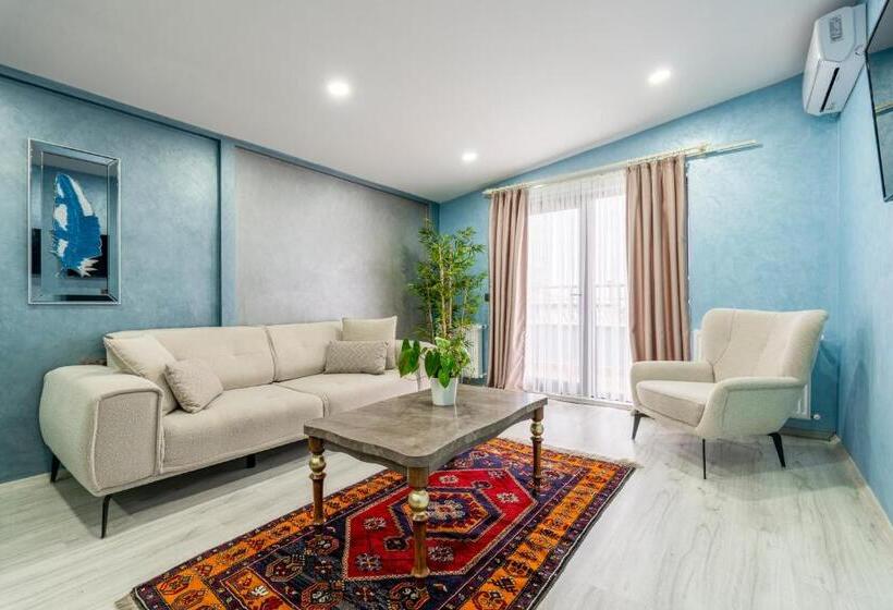 سوییت لوکس, Monezza