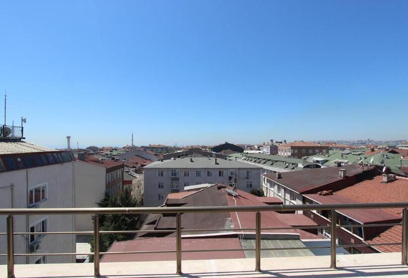 اتاق استاندارد با بالکن, Monezza