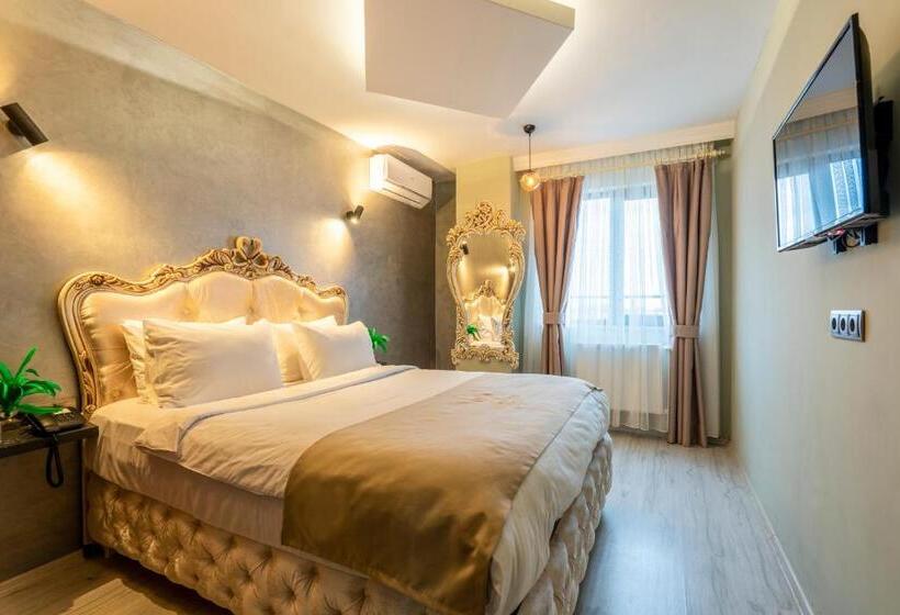 سوییت لوکس, Monezza