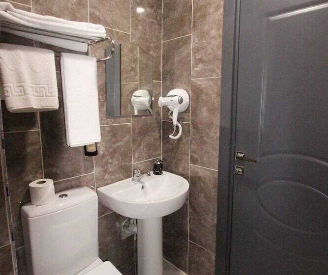 اتاق استاندارد یک نفره, Monezza