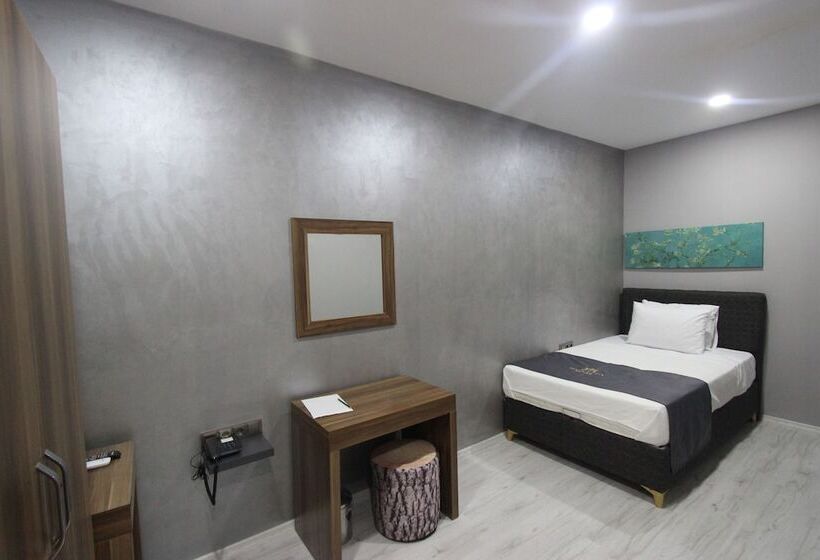 اتاق استاندارد یک نفره, Monezza