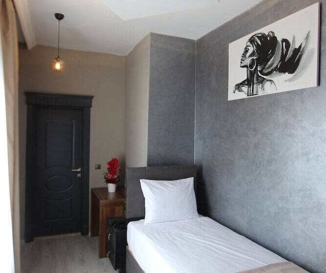 اتاق استاندارد یک نفره, Monezza