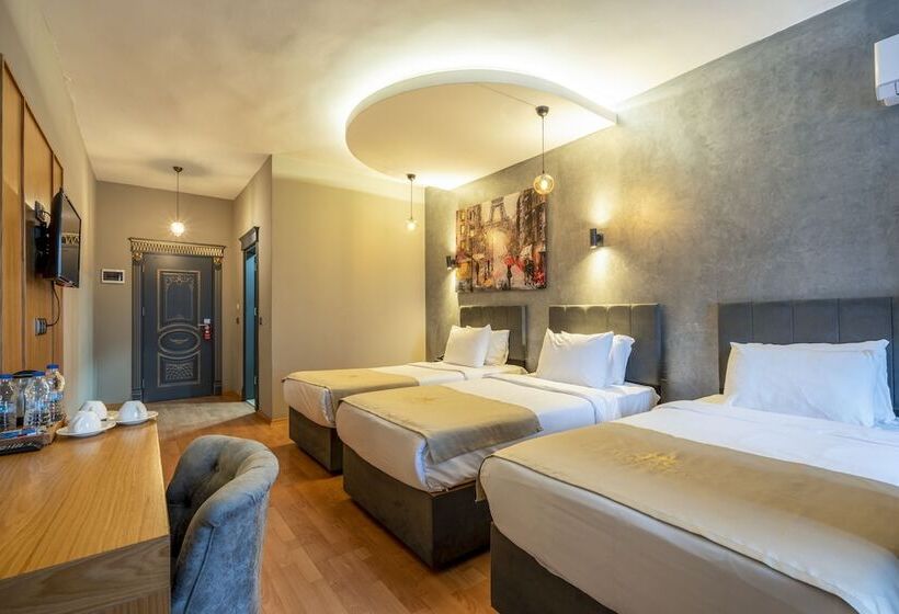 اتاق استاندارد سه نفره, Monezza