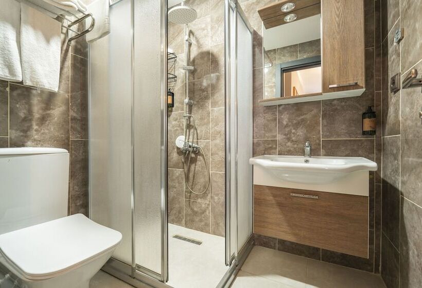 سوییت لوکس, Monezza