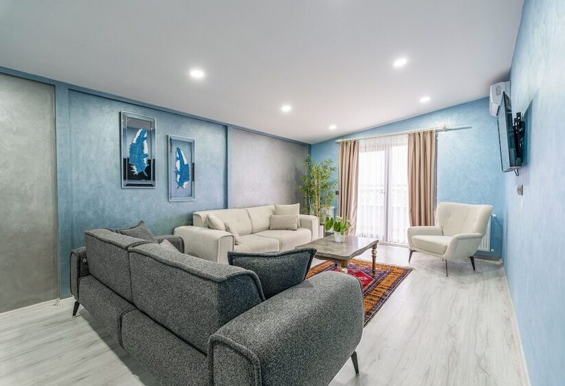 سوییت لوکس, Monezza