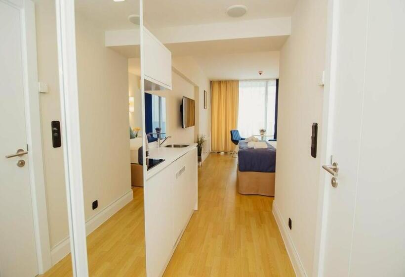 آپارتمان 1 خوابه با چشم‌انداز دریا, Sea View Orbi City