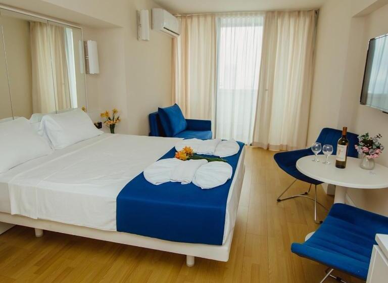 آپارتمان 1 خوابه با چشم‌انداز دریا, Sea View Orbi City