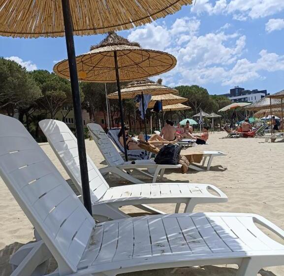 2 Sovrums Lägenhet, Residence La Pineta