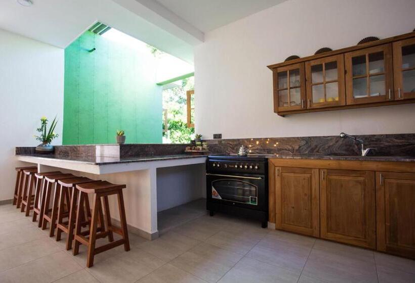 Стандартный Номер Кровать Кинг, Barefoot Bungalow Hikka