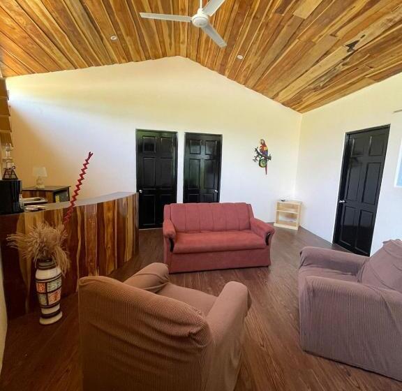 带花园景观和一个卧室的别墅, Grand Park Manuel Antonio   Adults Only