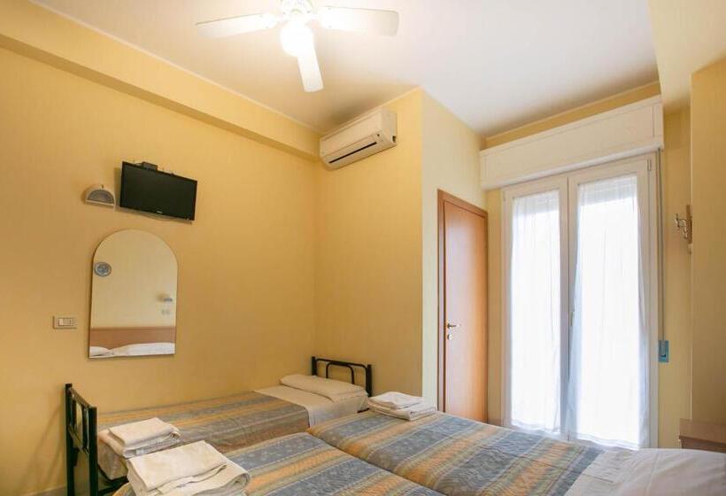 اتاق استاندارد سه تخته با بالکن, Valparaiso