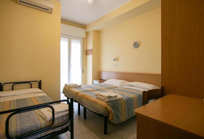 اتاق استاندارد سه تخته با بالکن, Valparaiso