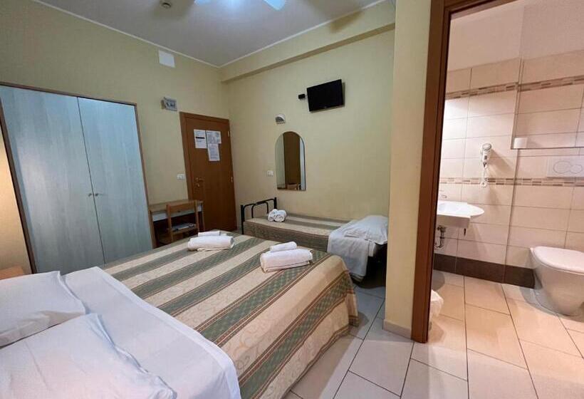 اتاق استاندارد سه تخته با بالکن, Valparaiso