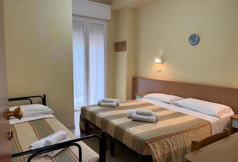 اتاق استاندارد سه تخته با بالکن, Valparaiso