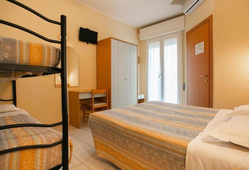 اتاق استاندارد چهارنفره با بالکن, Valparaiso