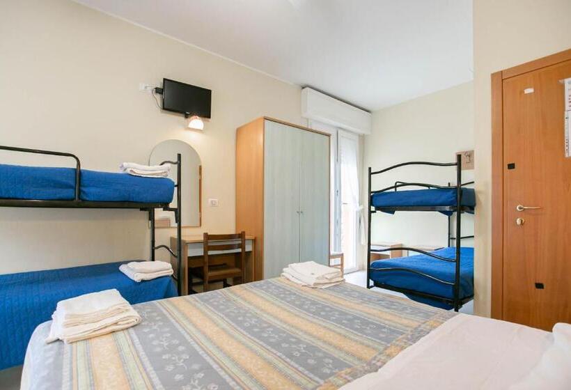 اتاق خانوادگی, Valparaiso