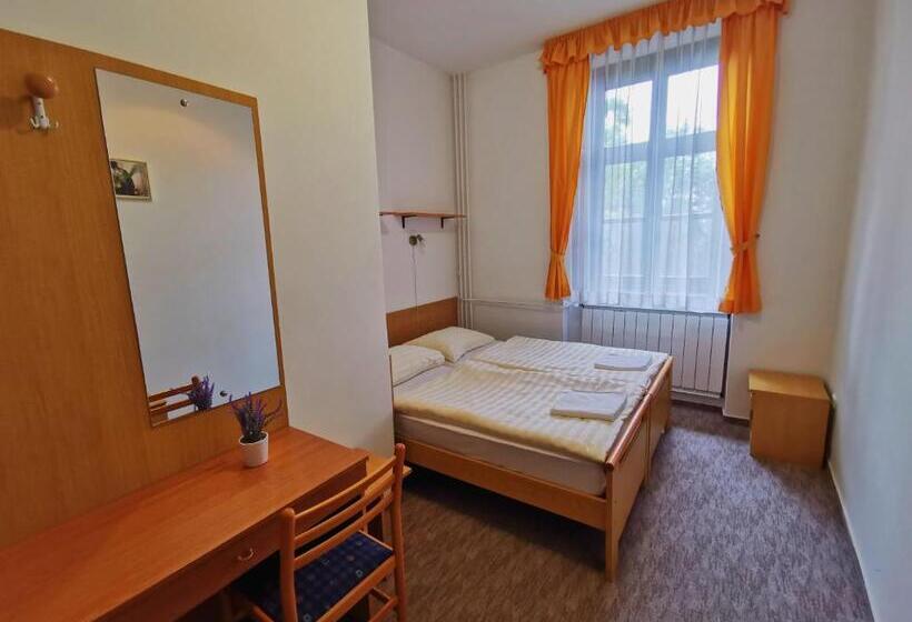 Апартаменты 2 Спальни, Imola Garden Vendégház