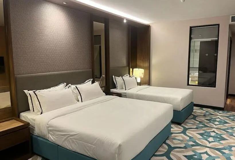 اتاق اجرایی, Christee Suites