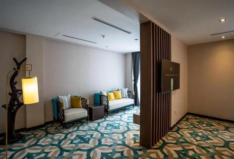 سوییت, Christee Suites