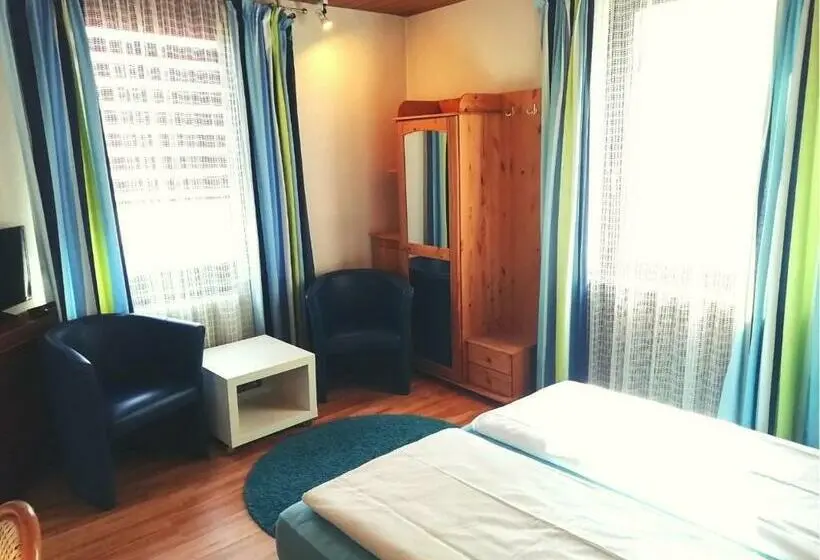 Quarto Economy, Pfaff