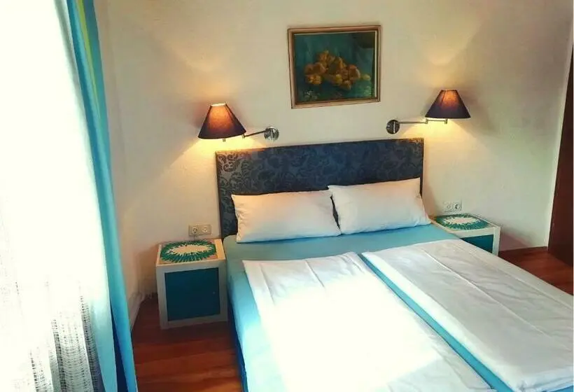 Quarto Economy, Pfaff