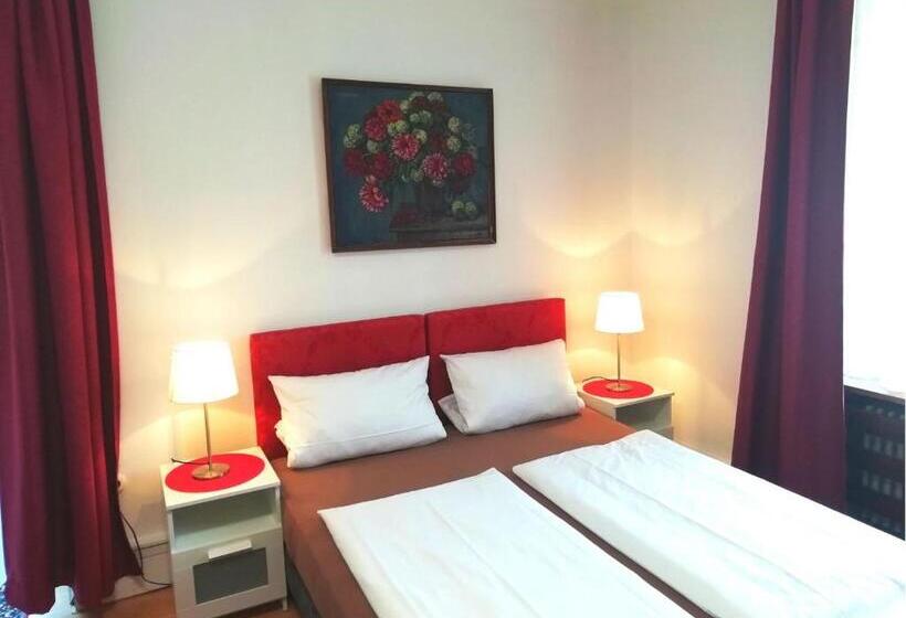 اتاق استاندارد با بالکن, Pfaff