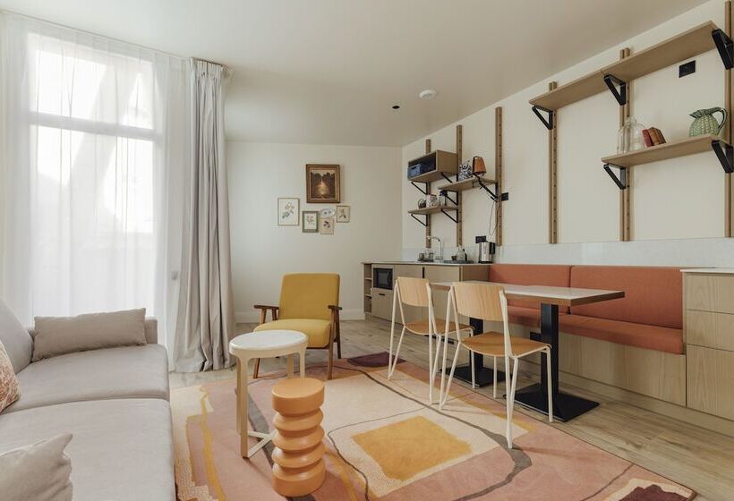 스탠다드 스튜디오, Gogaille   Préfecture   Accès Autonome