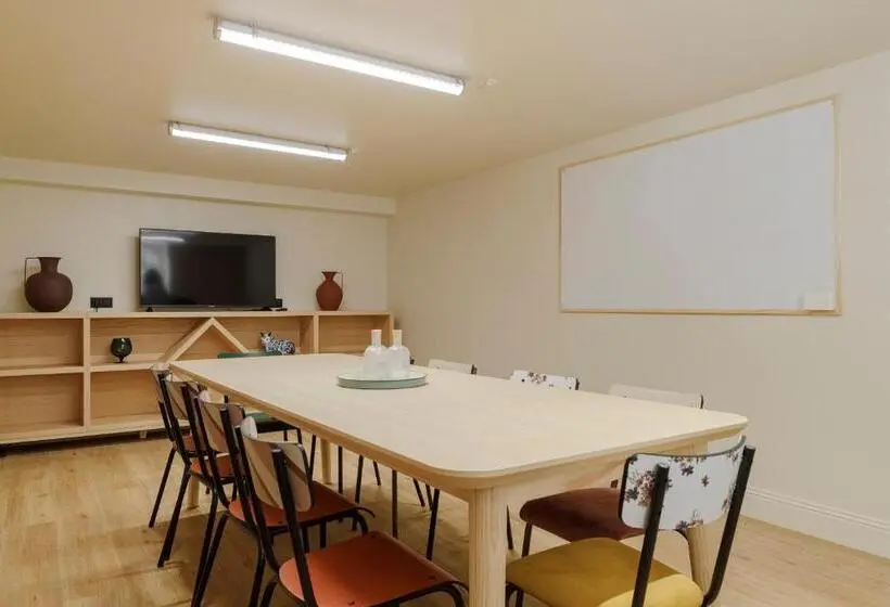 デラックスルーム, Gogaille   Préfecture   Accès Autonome