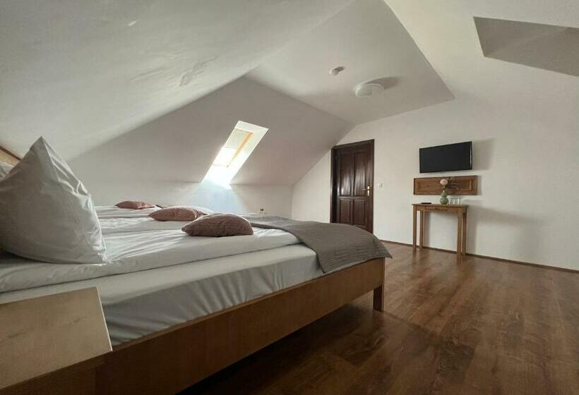 غرفة قياسية ثلاثية, Pensiunea Sonnenhof