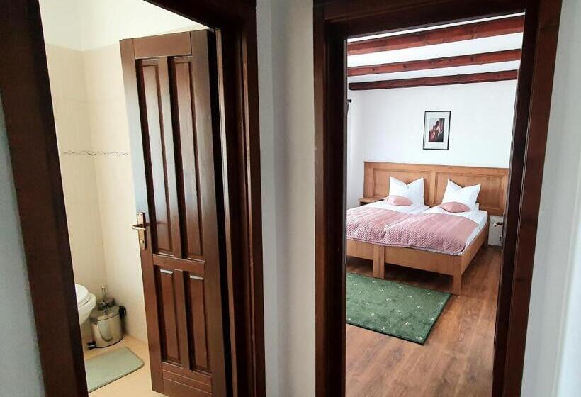 غرفة عائلية مطلّة علي الحديقة, Pensiunea Sonnenhof