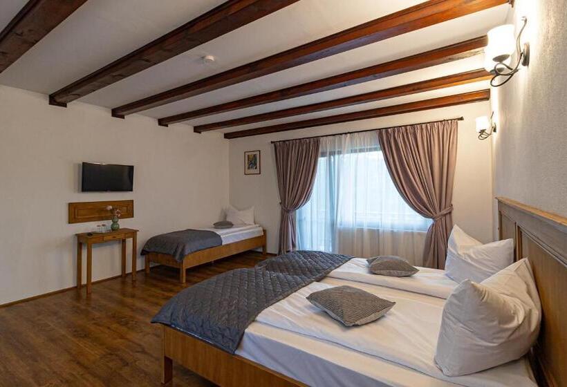 غرفة قياسية ثلاثية مطلة علي الحديقة, Pensiunea Sonnenhof