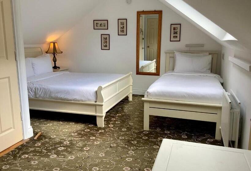 اتاق استاندارد سه نفره, The Gallery B&b, The Glen, Kinsale ,county Cork