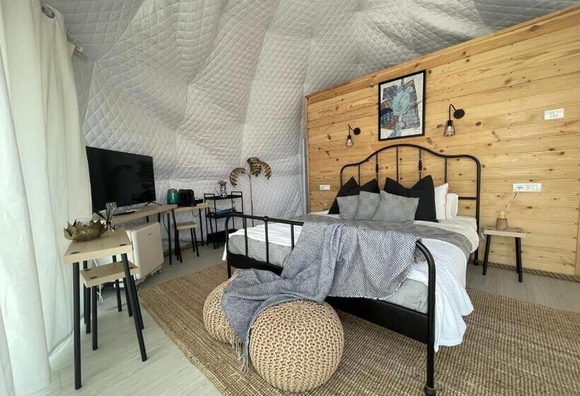 Standard Tent, Maison Du Golf