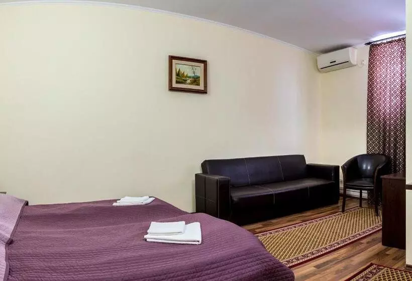 اتاق استاندارد سه نفره, Corso