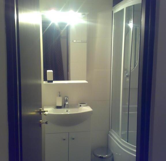 غرفة قياسية ثلاثية, Corso