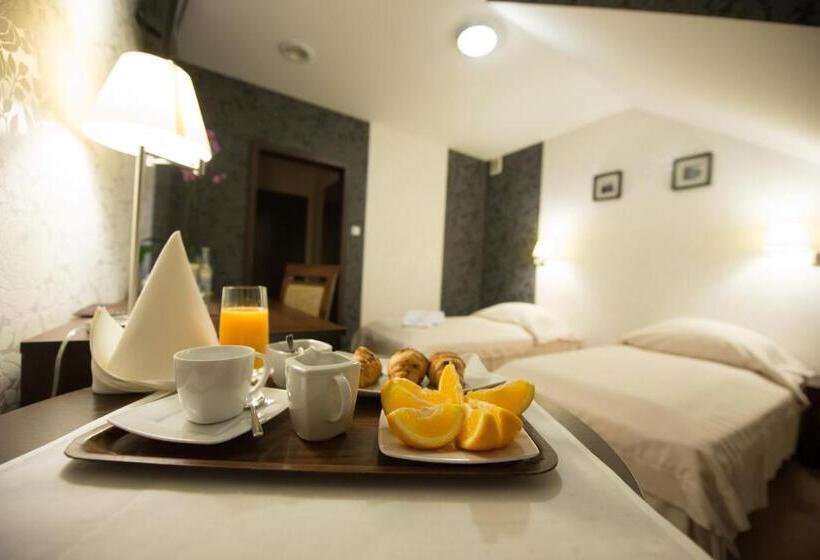 غرفة قياسية فردية, Cztery Pory Roku