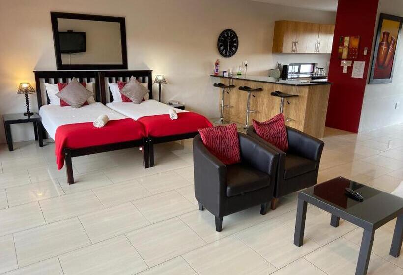 スタンダードスタジオ, Haus Holzapfel