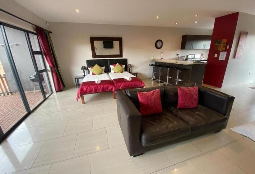 スタンダードスタジオ, Haus Holzapfel