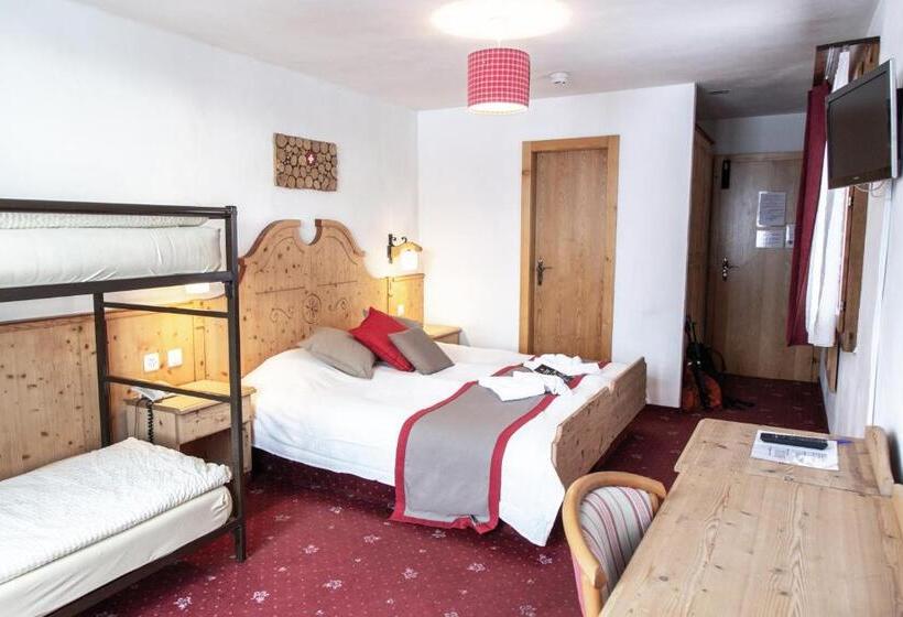 Семейный Номер, Hôtel Le Relais Alpin