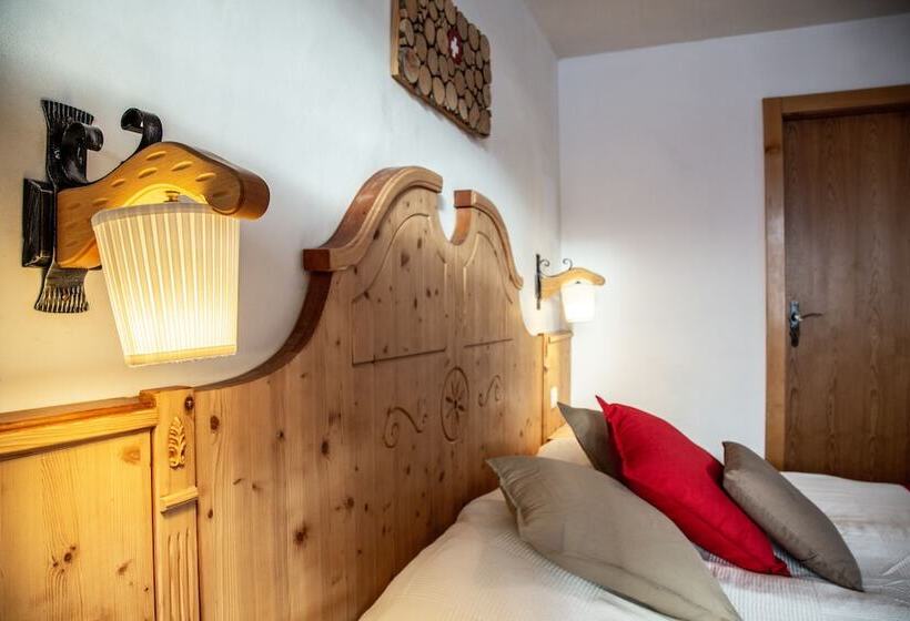 Семейный Номер, Hôtel Le Relais Alpin