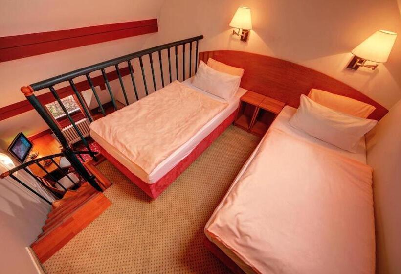 חדר סטנדרט לשלושה, Park Hotel Pruhonice