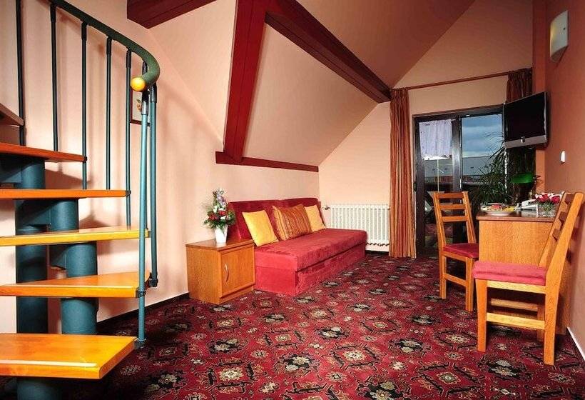 חדר סטנדרט לשלושה, Park Hotel Pruhonice