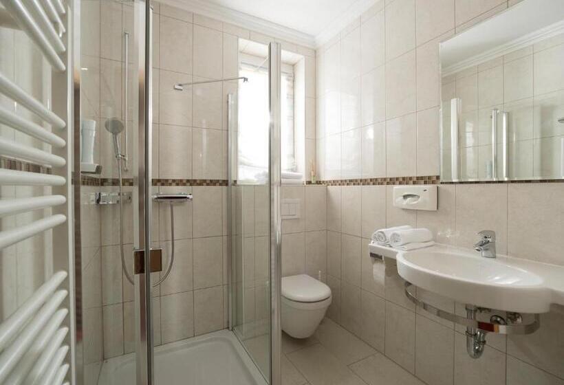 غرفة قياسية, Restaurant Schachenwald