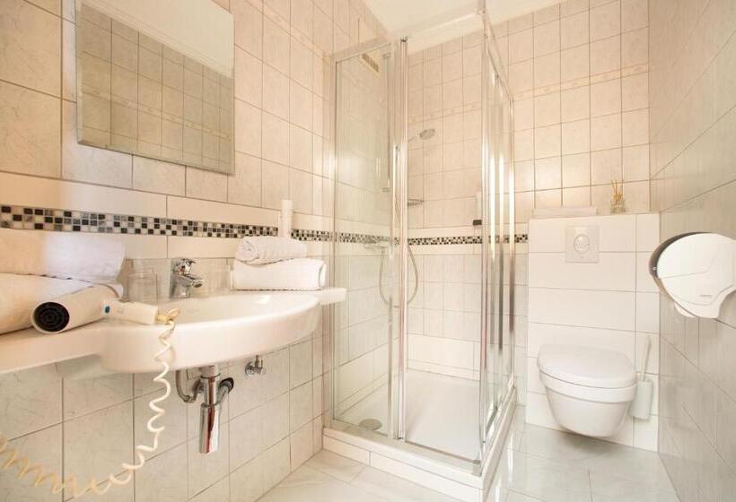 شقة عائلية غرفتين نوم, Restaurant Schachenwald