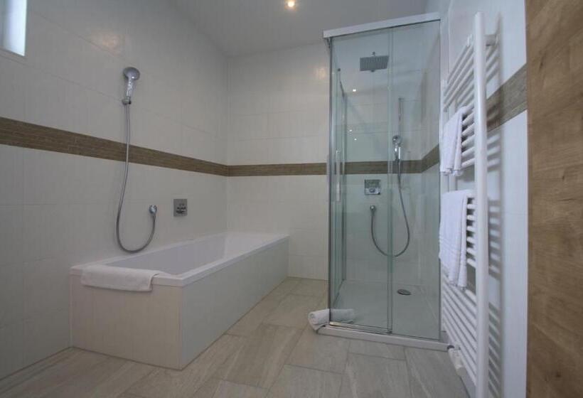 جناح جونيور مزوَّد بشرفة, Restaurant Schachenwald