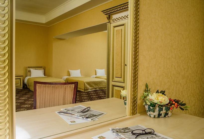 اتاق خانوادگی, Sk Royal Kaluga